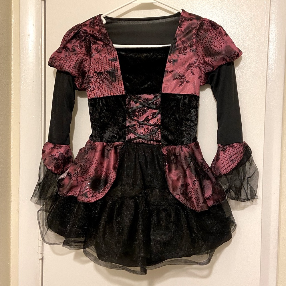 Witch costume size 5-8 yrs old